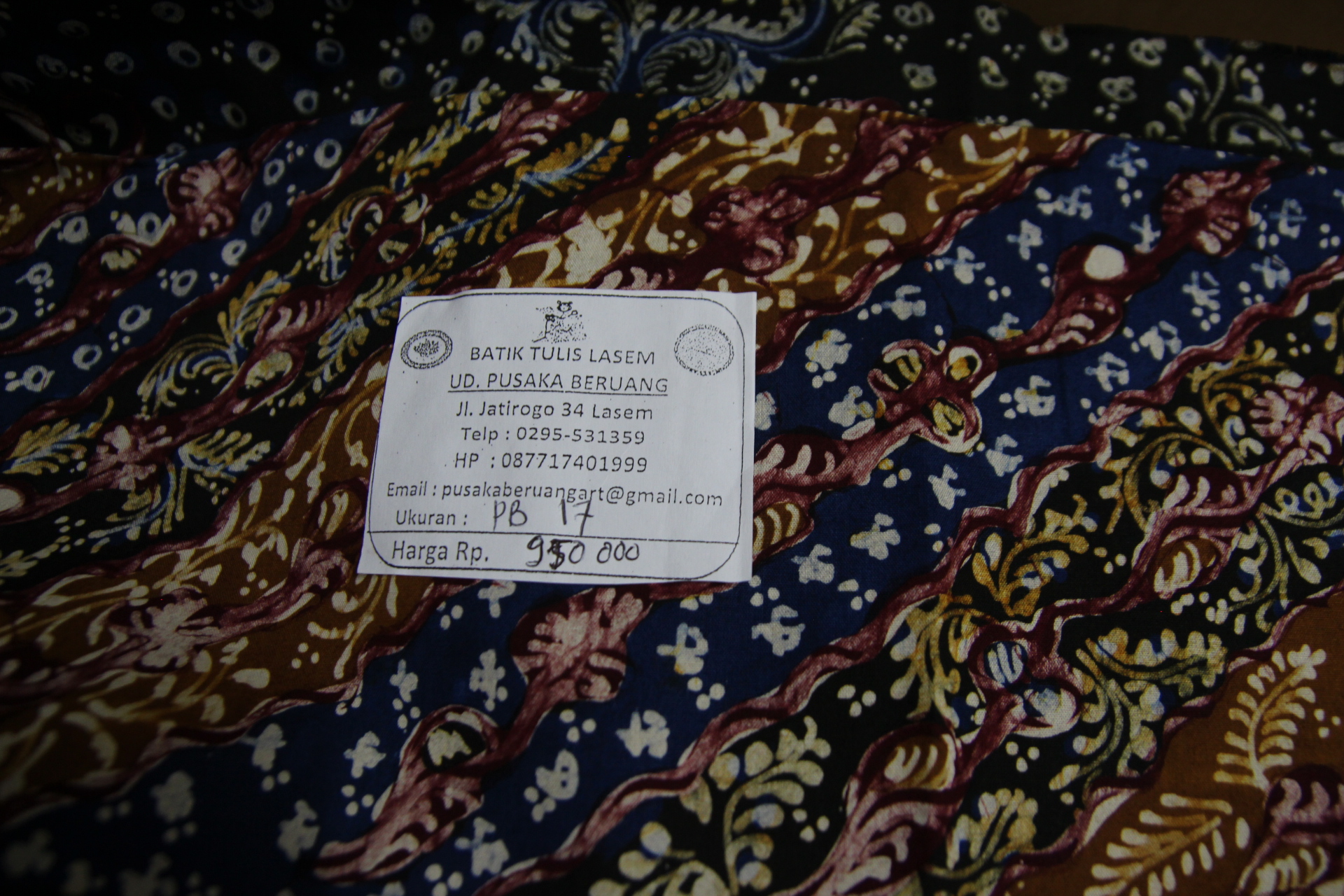 Kain Sarung Bunga Bucket PB17