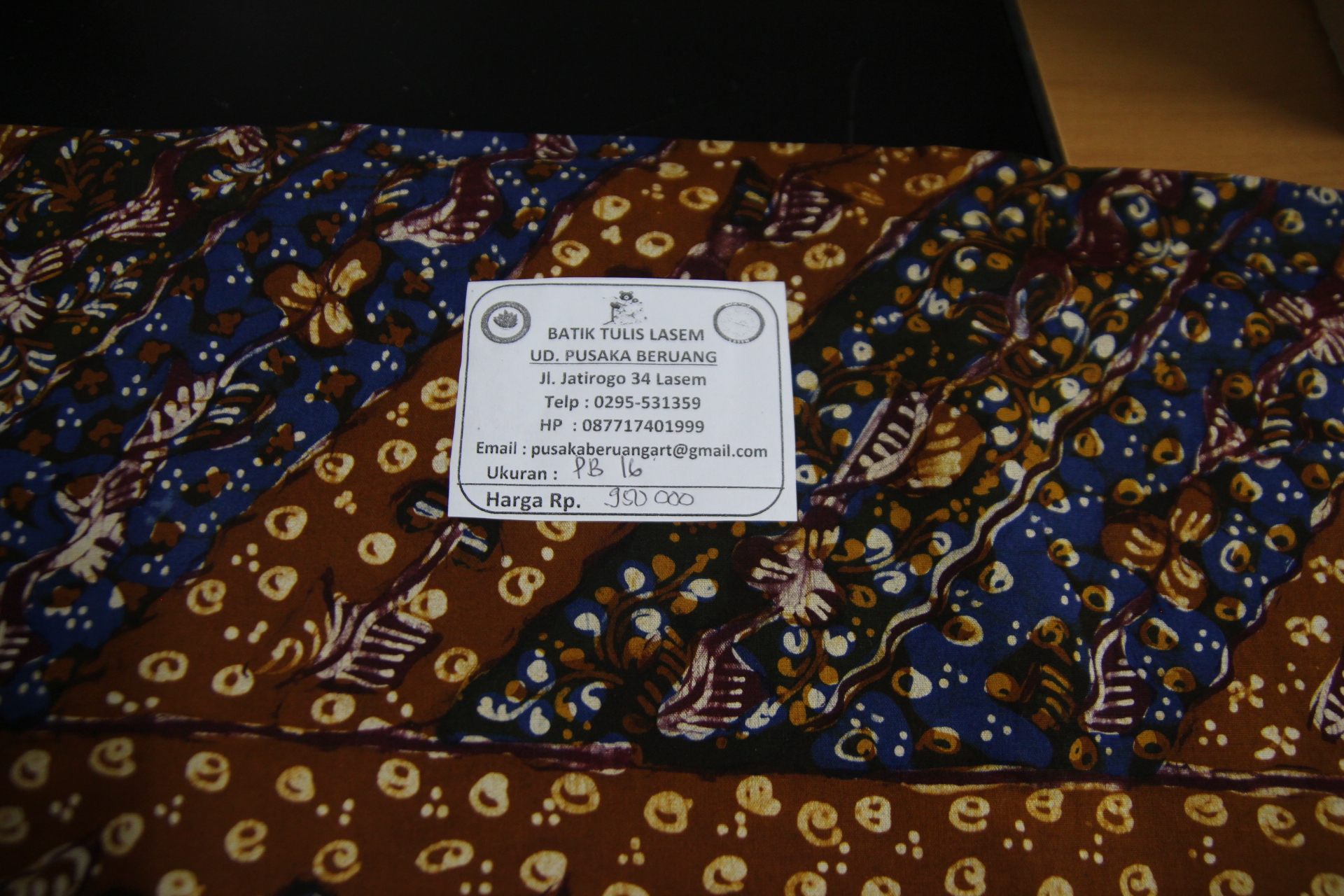 Kain Sarung Bunga Bucket PB16