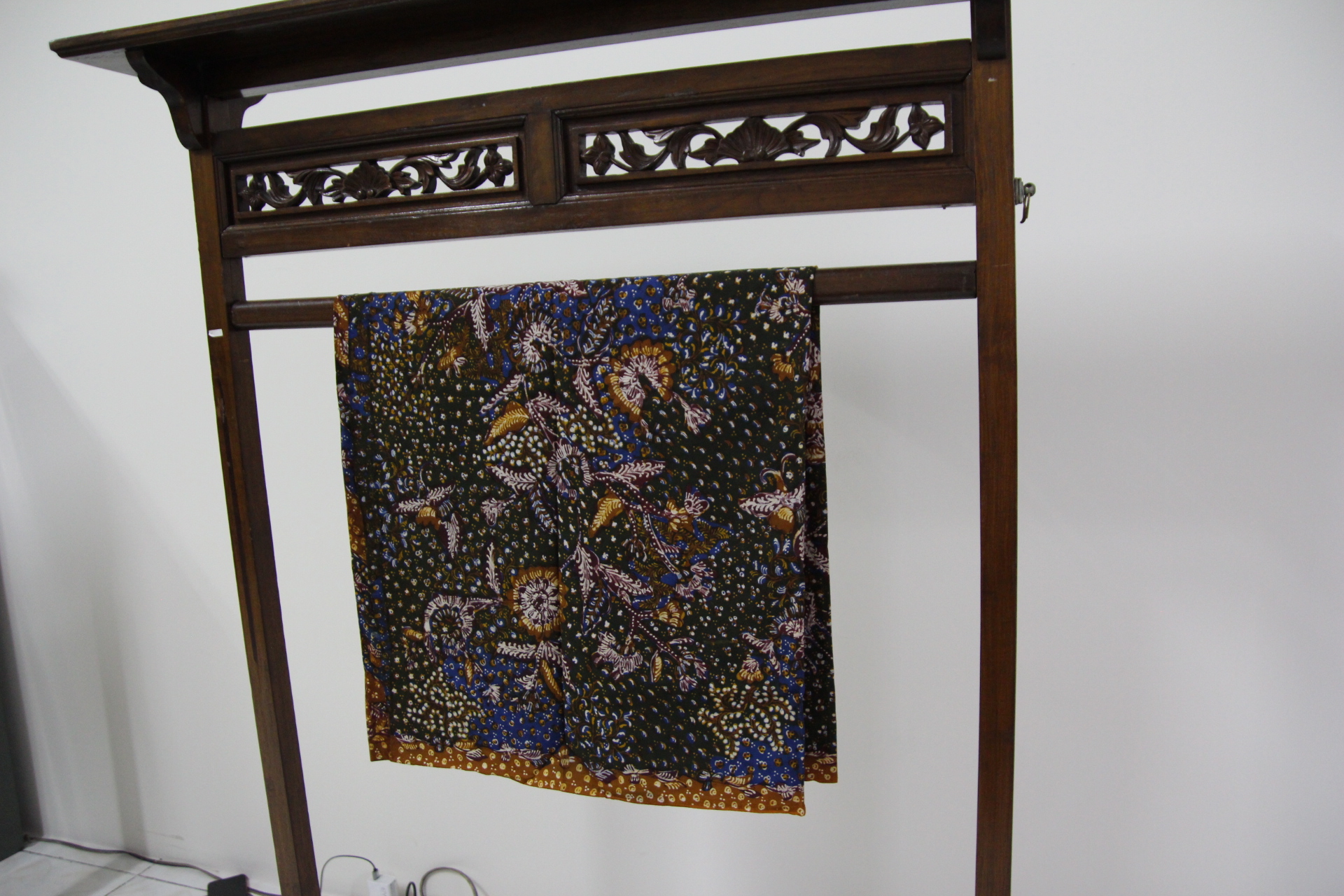 Kain Sarung Bunga Bucket PB15