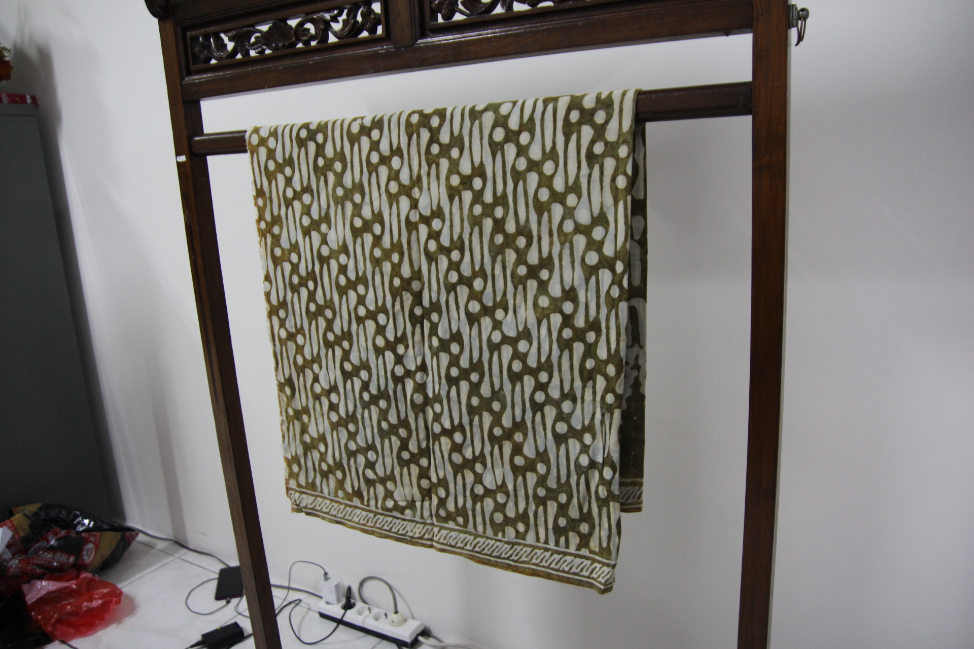 Kain sarung indigo tunjung 2