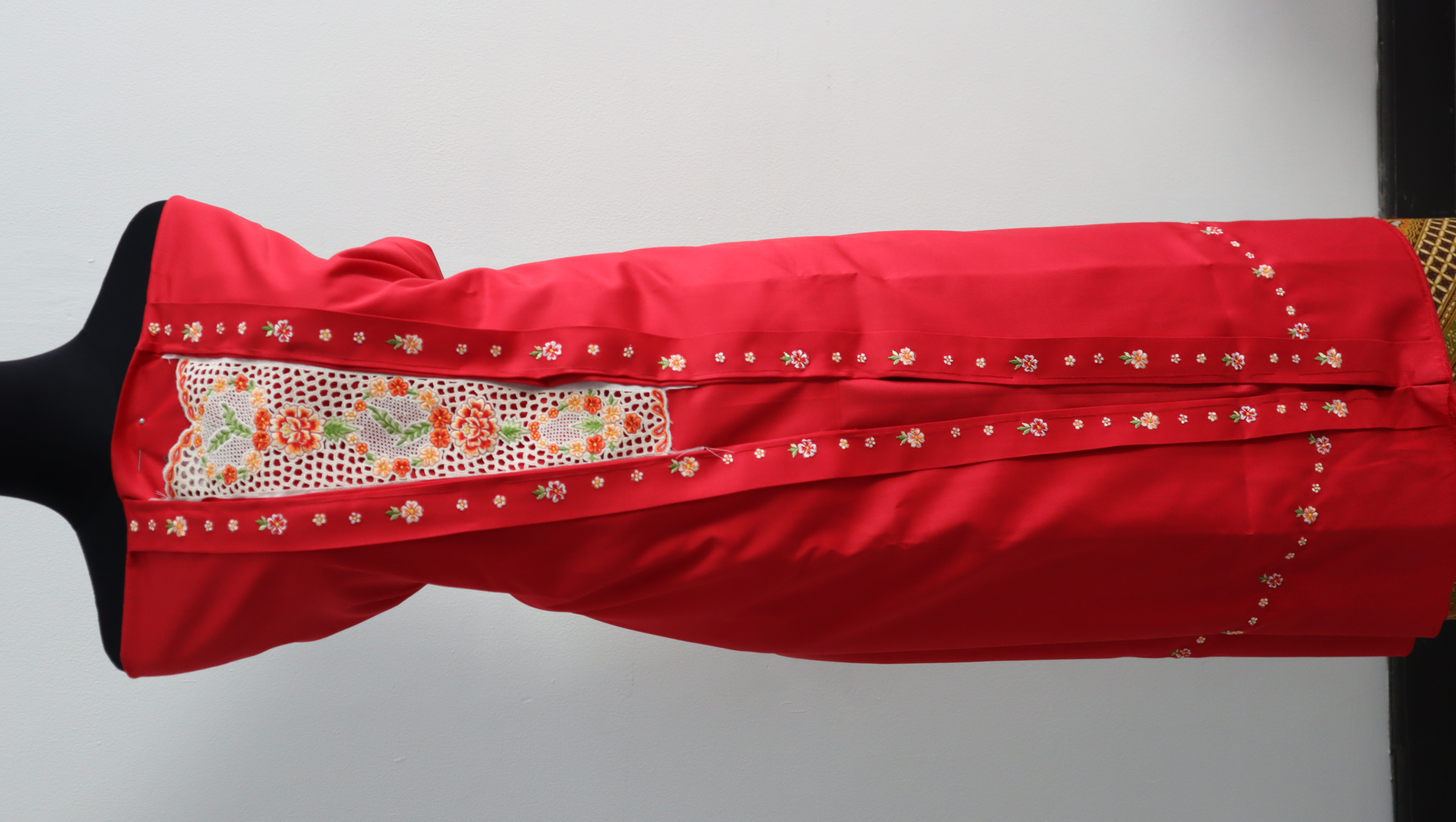 Kebaya Kutu Baru Merah