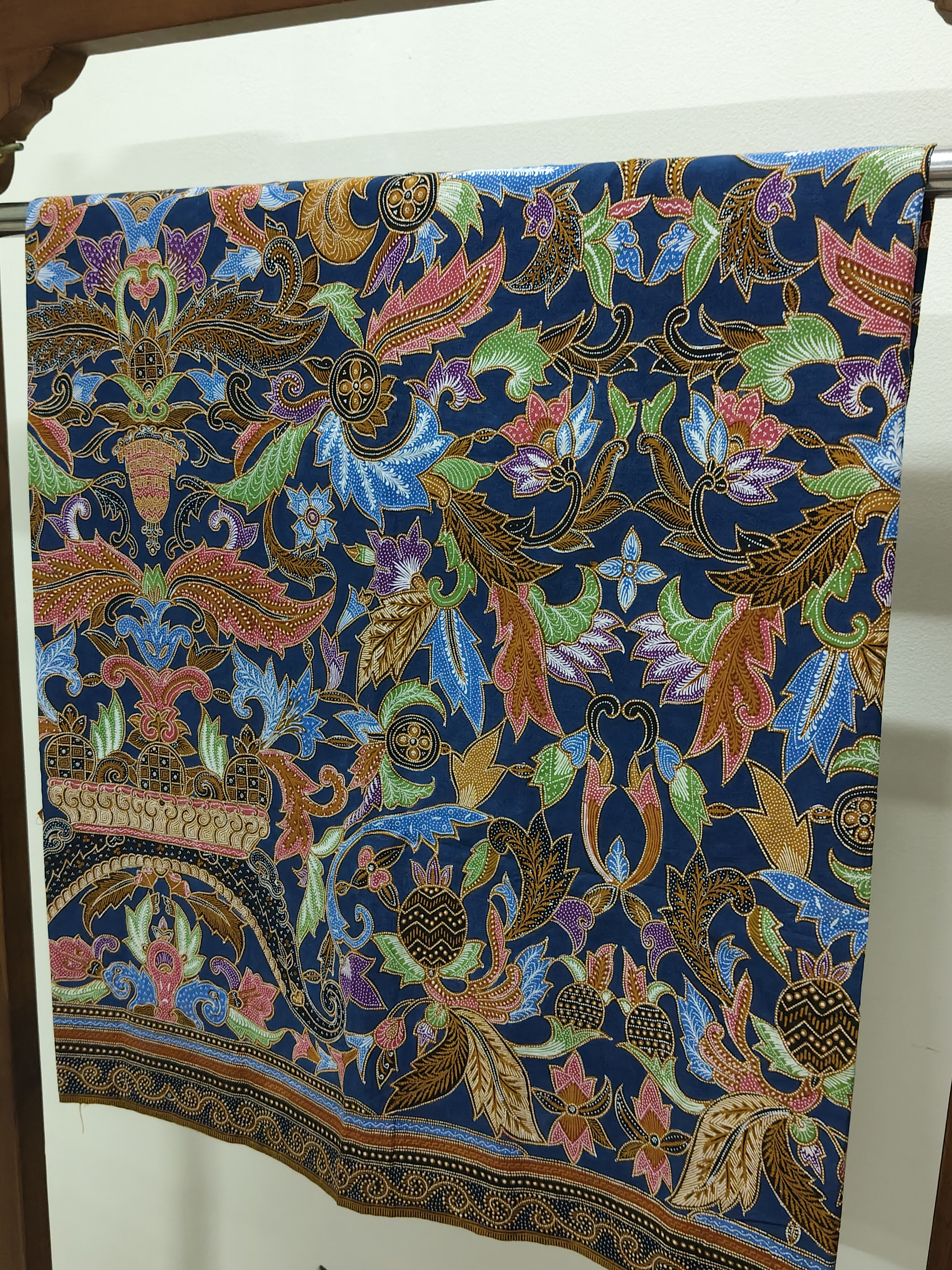 Batik Ukir Gebyok