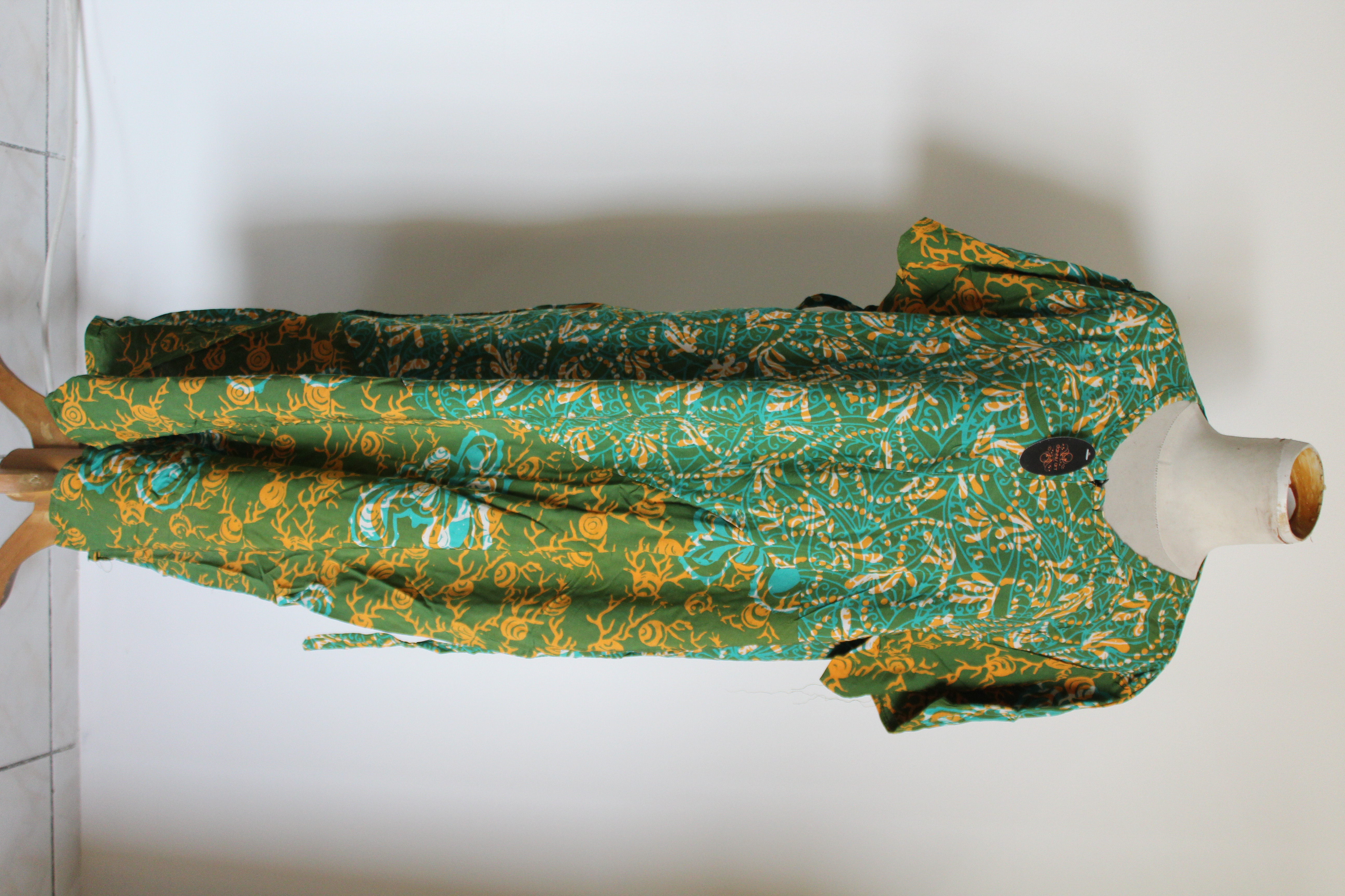 Daster standar hijau kuning abstrak