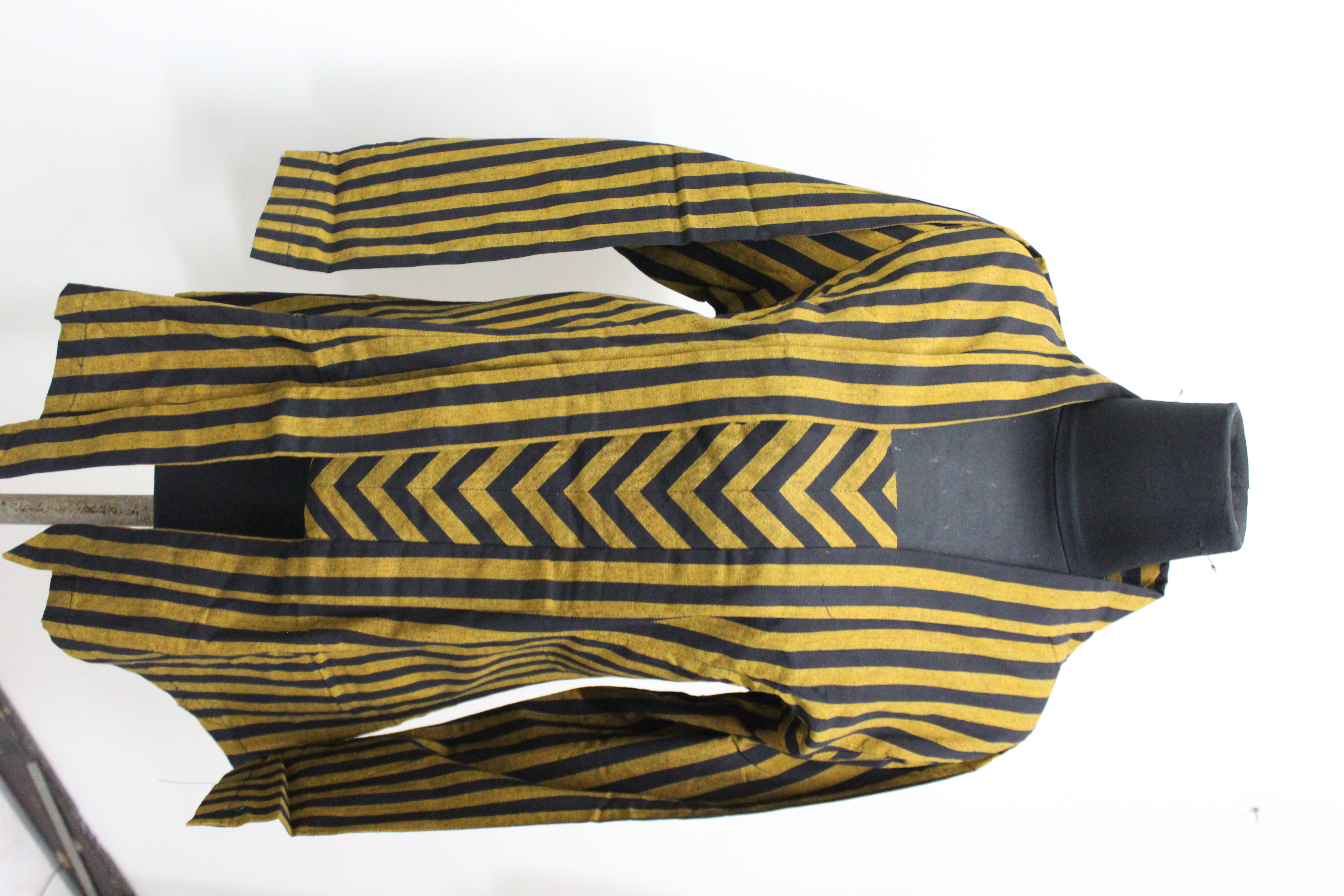 Kebaya A salur coklat besar (  XL )