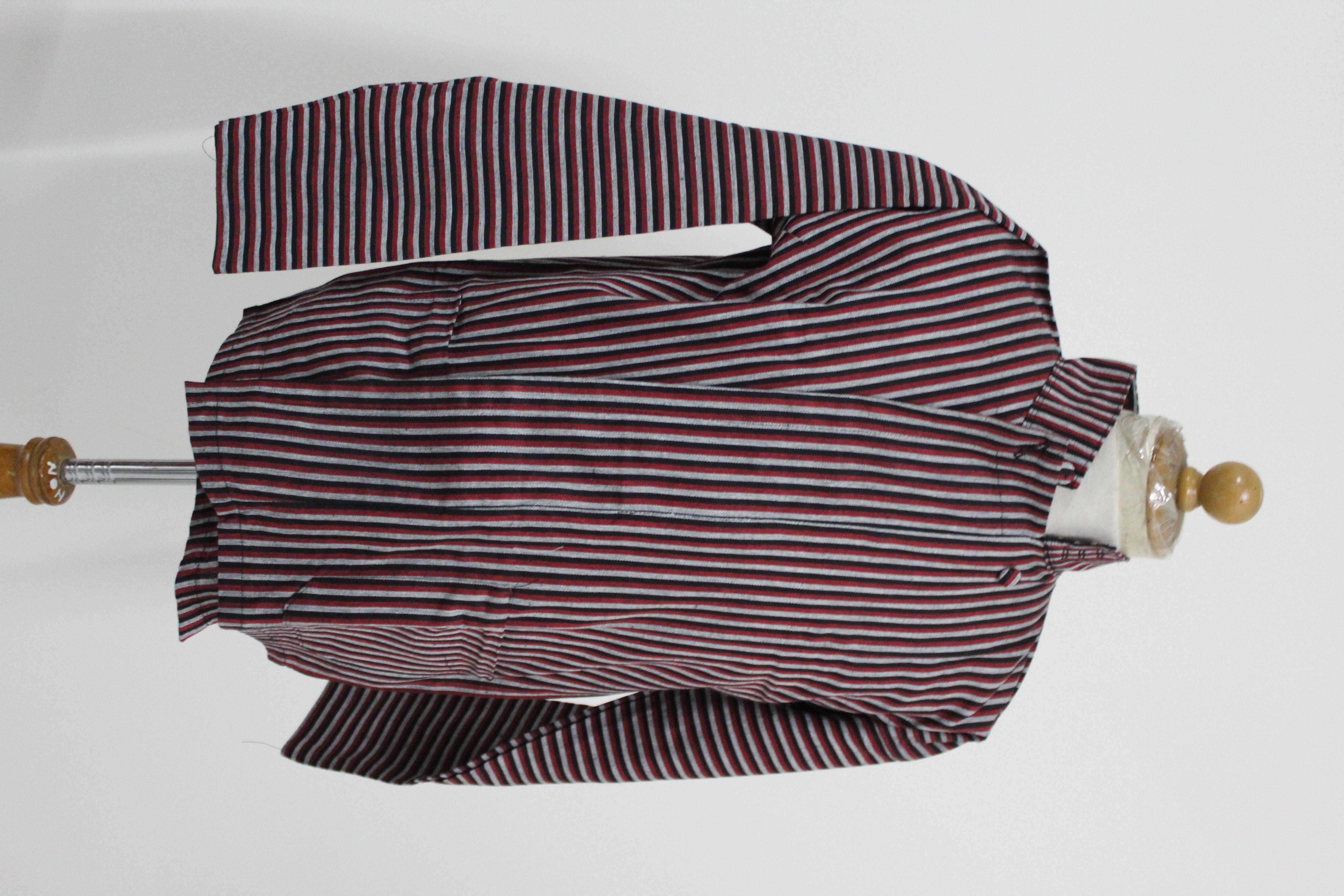 Surjan B Merah  ( M )