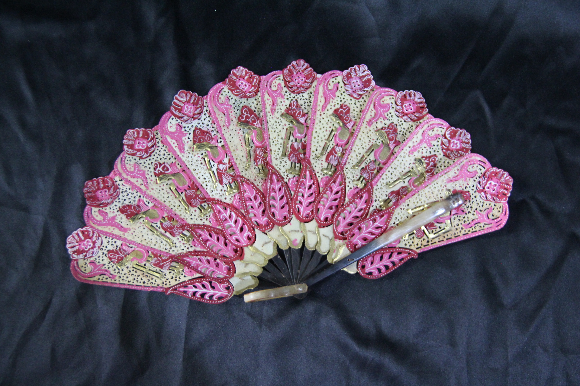 Kipas Kulit dan Sunggu Box